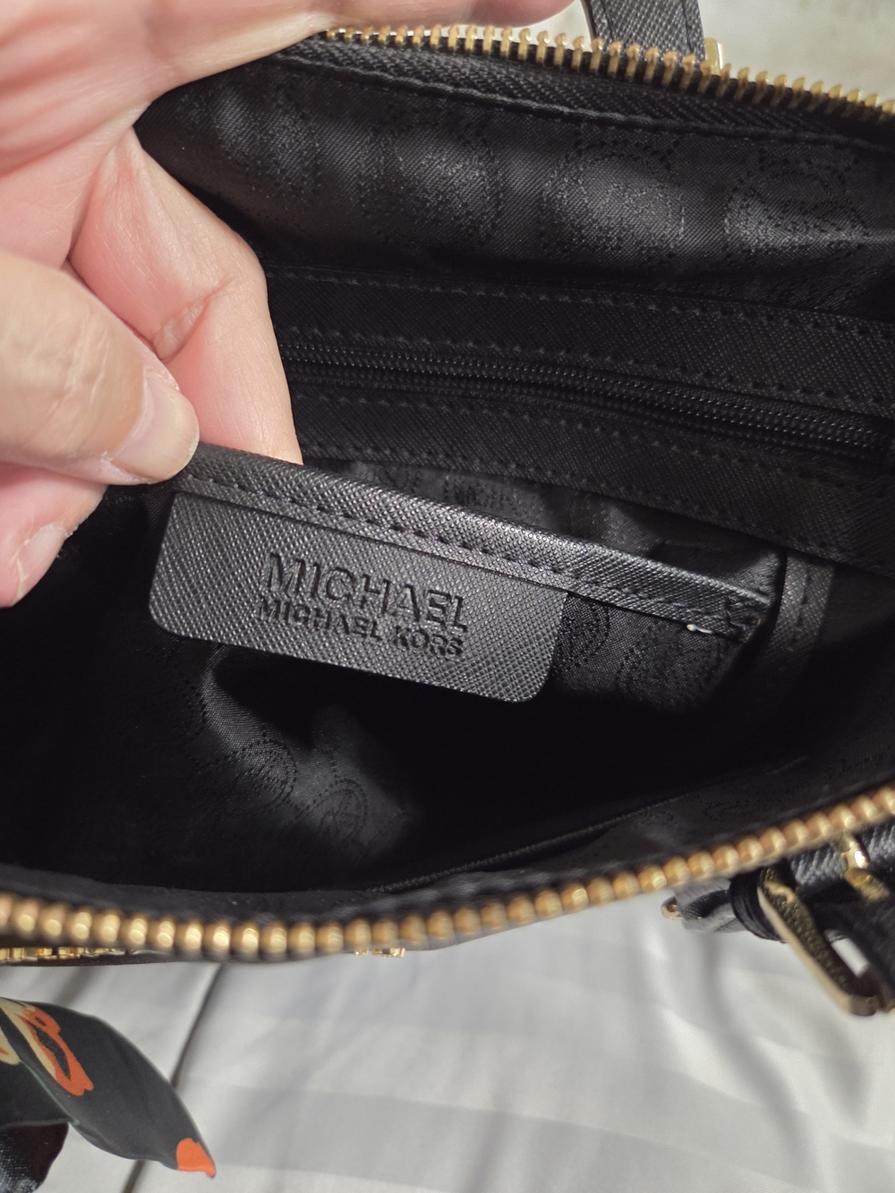 Michael Kors Charlotte Large Top Zip Tote - Picture 11 of 16